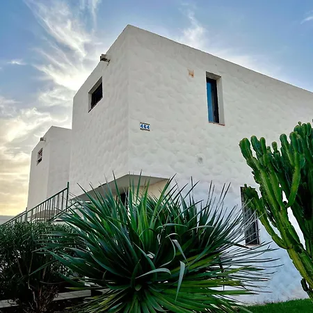 Modern Americas Troya Адехе